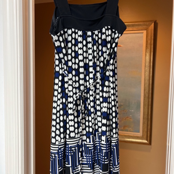 Pattern Dress - Picture 2 of 2